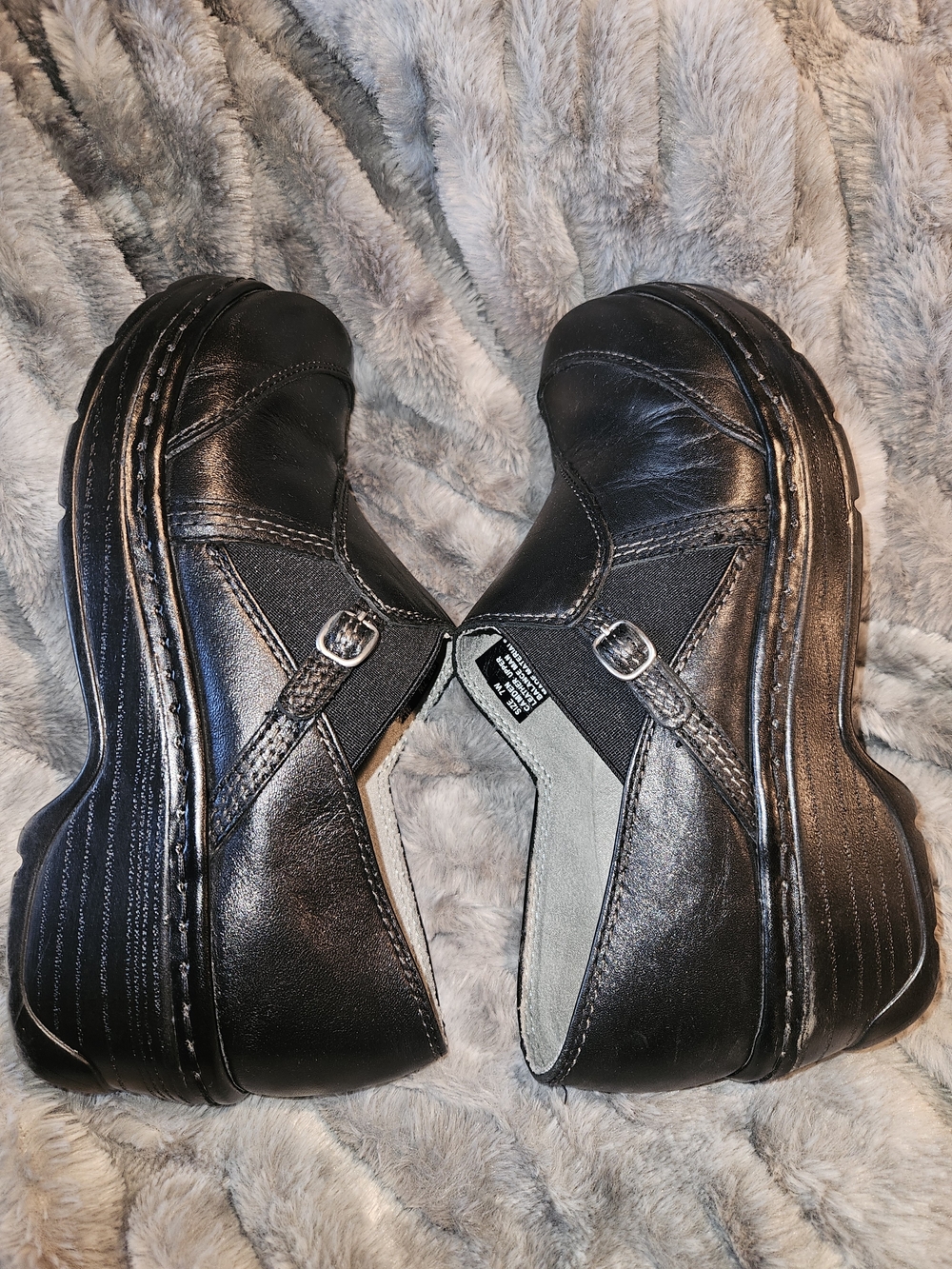 Klogs Black Leather Women's Slip-On Clogs